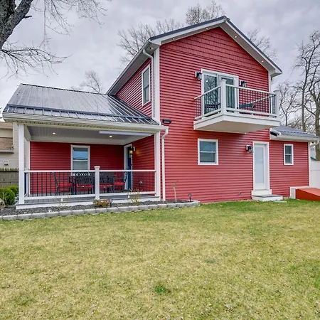 Angola Vacation Rental, Walk To Lake Erie Beach!